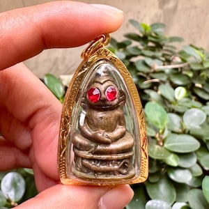 Powerful Red Eyed Phra Ngang Amulet for Love and Attraction  Small Buddha Authenti Talisman pendant  for Enchanting lucky charm