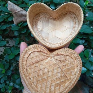 Zestaw 2 szt. Kratip Heart Shaped Bamboo Sticky Rice Holder Box, ręcznie tkany tajski Isan Craft Traditional Basket, tajski prezent do gotowania