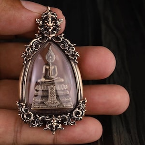Thai Buddha Amulett: Bronze Phra Chai Lang Chang Anhänger, heiliger buddhistischer Schmuck