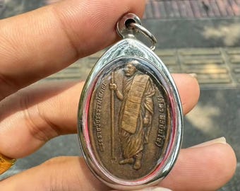 Colgante de amuleto tailandés Lp Maha Sila Sirichanto Moneda budista para el amor y la atracción Amuleto de Buda tailandés Buda Talismán Yantra amuleto de la suerte
