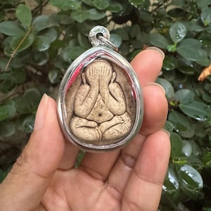 Phra Pidta Amulet – Luang Pu Toh – Neua Kesorn Sacred Powder – Wat Pradoochimplee – Thai Buddhist Pendant – Gift – Talisman