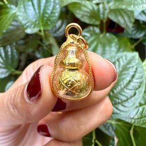 Powerful Money Gourd Thai Amulet Nam Tao Bottle Charm Wealth Gambling Fortune Rich Gold Pandent Sacred Coin Wealth and Blessings 1 piece