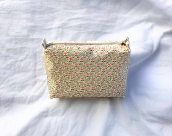 Trousse de toilette fleurie en tissu coton