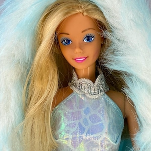 Magic Moves Barbie #2126: 1985 Superstar Barbie
