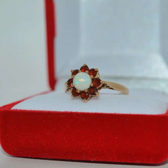 Vintage 1970 - 9ct Gold - Opal & Garnet Ring - image 1