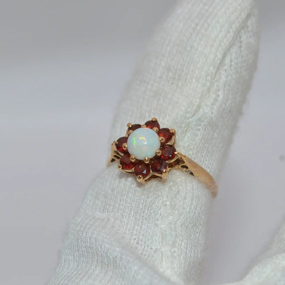 Vintage 1970 - 9ct Gold - Opal & Garnet Ring - image 7