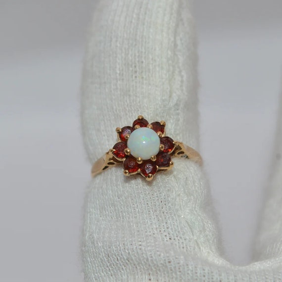 Vintage 1970 - 9ct Gold - Opal & Garnet Ring - image 6