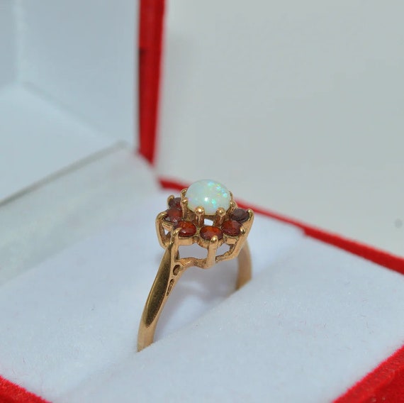 Vintage 1970 - 9ct Gold - Opal & Garnet Ring - image 4