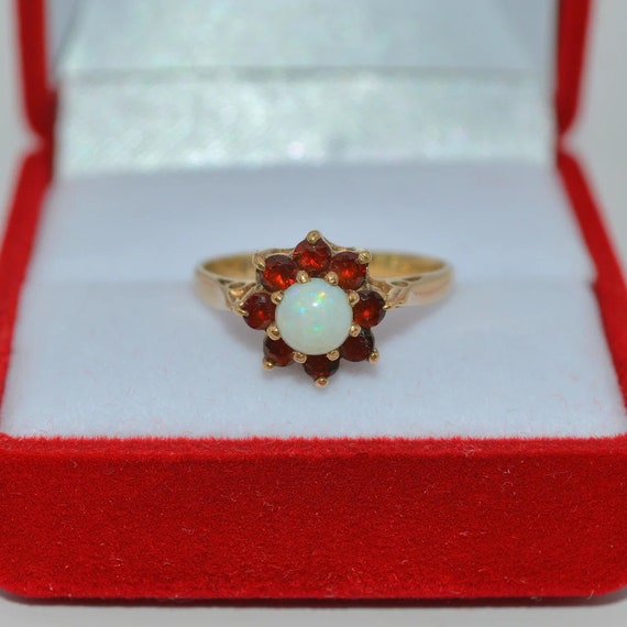 Vintage 1970 - 9ct Gold - Opal & Garnet Ring - image 3