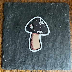 Smol Schwarzer Pilz Schädel Vinyl Aufkleber