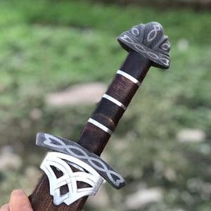 Espadas vikingas de acero de Damasco de mano, espadas listas para la batalla, espadas norteñas, regalos para papá, regalos para marido, regalos para novio, regalos para hombres imagen 2