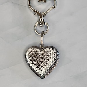 Heart Locket Keychain, Locket Keychain, Personalized Locket, Locket Purse Charm, coquette Purse Charm, Sentimental gift, tarnish free
