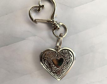 Heart Locket Keychain, Locket Keychain, Personalized Locket, Purse Charm, Purse Charm, Anniversary gift,tarnish free, Mother’s Day gift