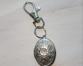 Flower Locket Keychain, Locket Keychain, Personalized Locket, Locket Purse Charm,  Purse Charm, Sentimental gift, mothers day gift, mom gift