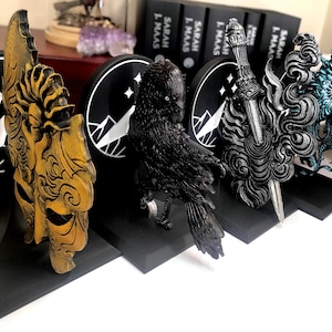 ACOTAR Buchstützen - Handbemalte Dekorative Fantasy Buchstütze