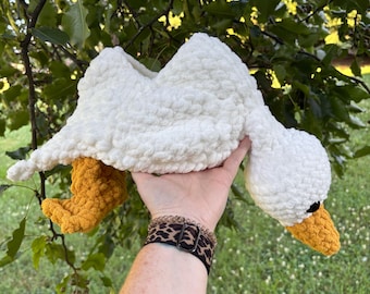 PATTERN - Plushy Goose Bag Holder