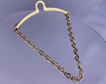 Button Hook Gold Tone Cable Chain Tie Bar 2-3/8” Wide Formal Vintage