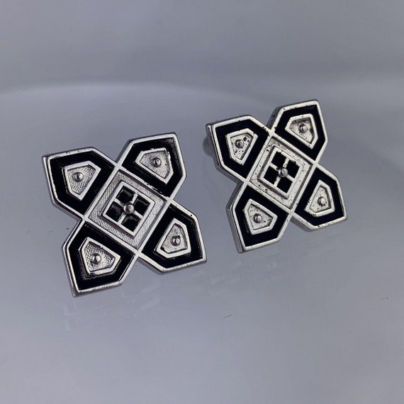 Modernist “X” Geometric Silver Tone Cufflinks Blac