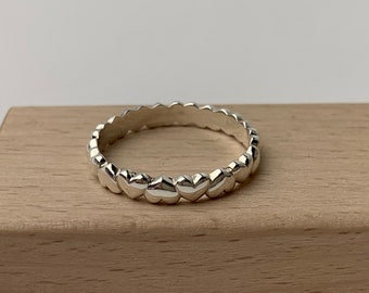Shaped  Heart Ring in Sterling Silver. Women Dotted Infinity ring.