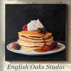 Stimmungsvolle Pfannkuchen mit Beeren, Ahornsirup und Sahne auf einem Keramikteller Vintage Frühstück Kunstdruck