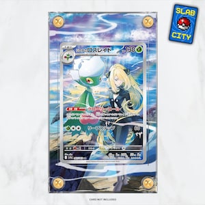 Vitrina de cartas Pokémon con ilustraciones extendidas de Rivales Destinados de Cynthia en Roserade IR