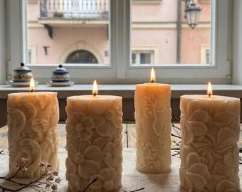 Vela cilíndrica escultórica floral para el hogar, vela estética de cera de soja con diseño floral, decoración única de peonía en flor, regalo floral hecho a mano para ella.