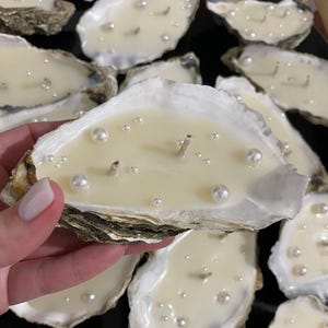 Oyster Shell Soy Wax Candles with Pearl Imitation: Beach Wedding Favors (Set of 50)