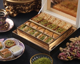 Zaitoune Deluxe Pistachio & Cashew Mix Baklava- 250g Mix Baklava Desserts -Luxury Mix Gift Box Perfect for Birthday.