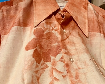 Camisa retro con estampado floral y mariposas