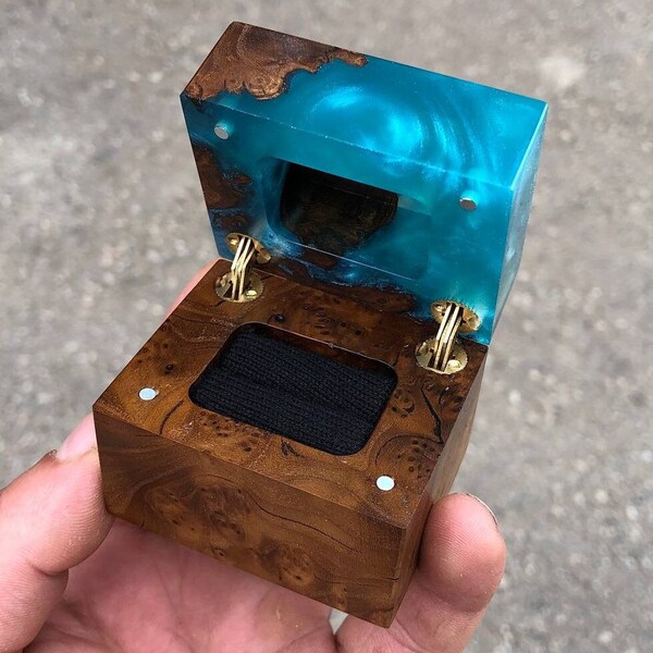 Wood and resin ring box. slim ring box. wood resin ring box. wood ring box. engagement ring box. Unique proposal ring box. .