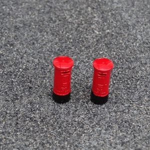 1:76 scale OO gauge 2 hand painted  British Post Boxes  (Set No 10)