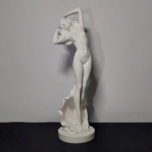 Statua di Afrodite, dea della bellezza, scultura greca, finitura alabastro naturale, 32 cm - 12,60 pollici