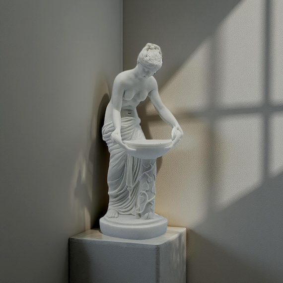 ヘスティア像 ギリシャの炉の女神 白色彫刻 22 cm - 8.66 インチ