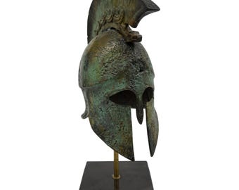 Kampf getragen korinthischen Helm Museum Replik Antike Griechenland Schlange römische Figur Mythologie Skulptur Statue Kunst Marmorsockel
