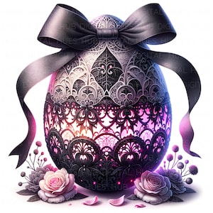 Puede incluir: Un huevo de Pascua decorativo con un diseño de filigrana en blanco y negro, coronado con un lazo gris. El huevo está rodeado de rosas y follaje rosas y moradas. El interior del huevo brilla con una luz rosa y morada.