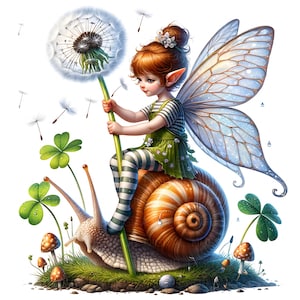 Könnte beinhalten: Eine Fee mit braunen Haaren und einem grünen Kleid sitzt auf einer Schnecke und hält einen Löwenzahnstiel. Die Fee hat Flügel mit einem blau-weißen, schillernden Muster. Die Schnecke ist braun und orange mit einer spiralförmigen Schale. Der Hintergrund ist weiß mit grünen Kleeblättern.