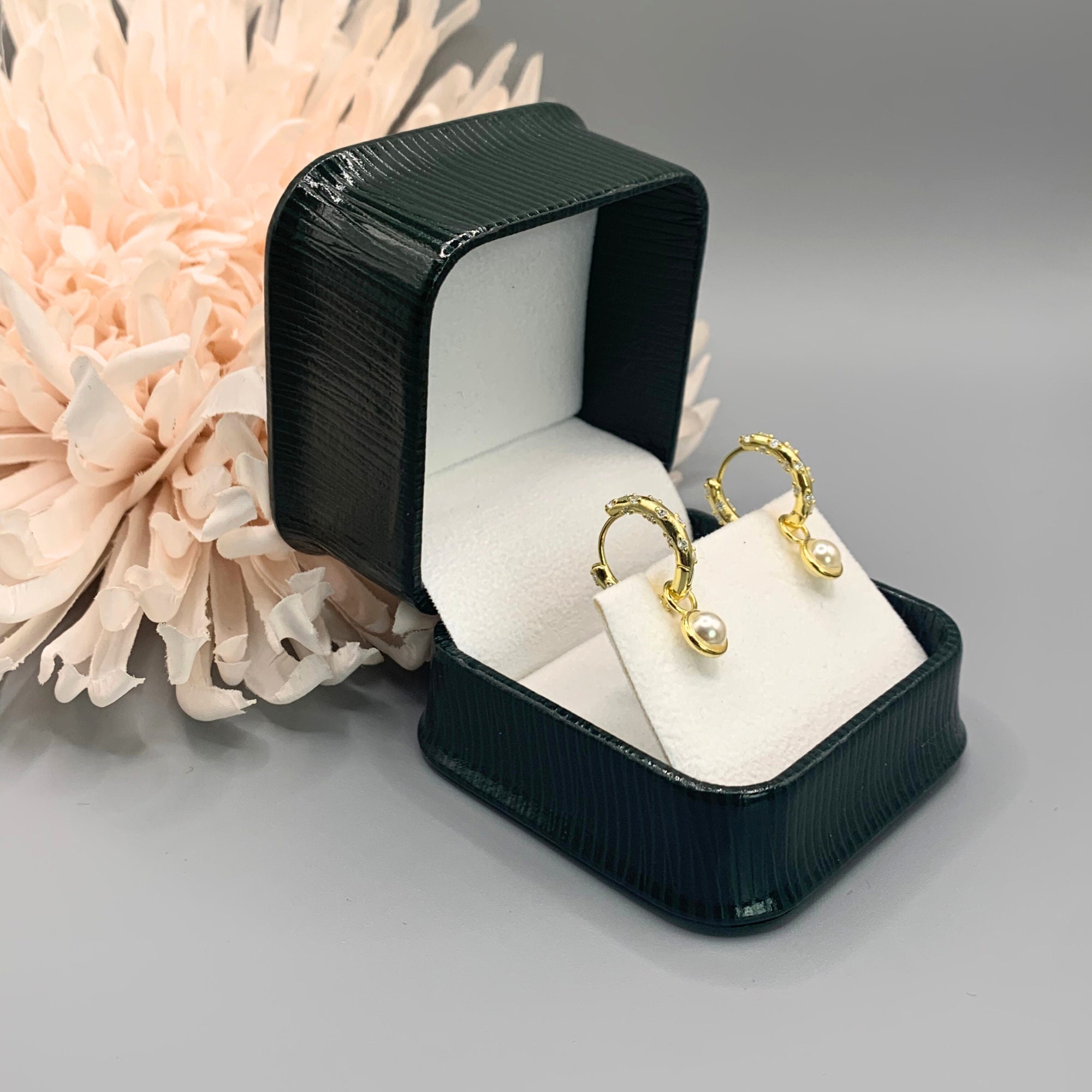 Set di orecchini a cerchio staccabili con grandi perle d'acqua dolce, orecchini a cerchio in oro, orecchini con doppie perle barocche irregolari