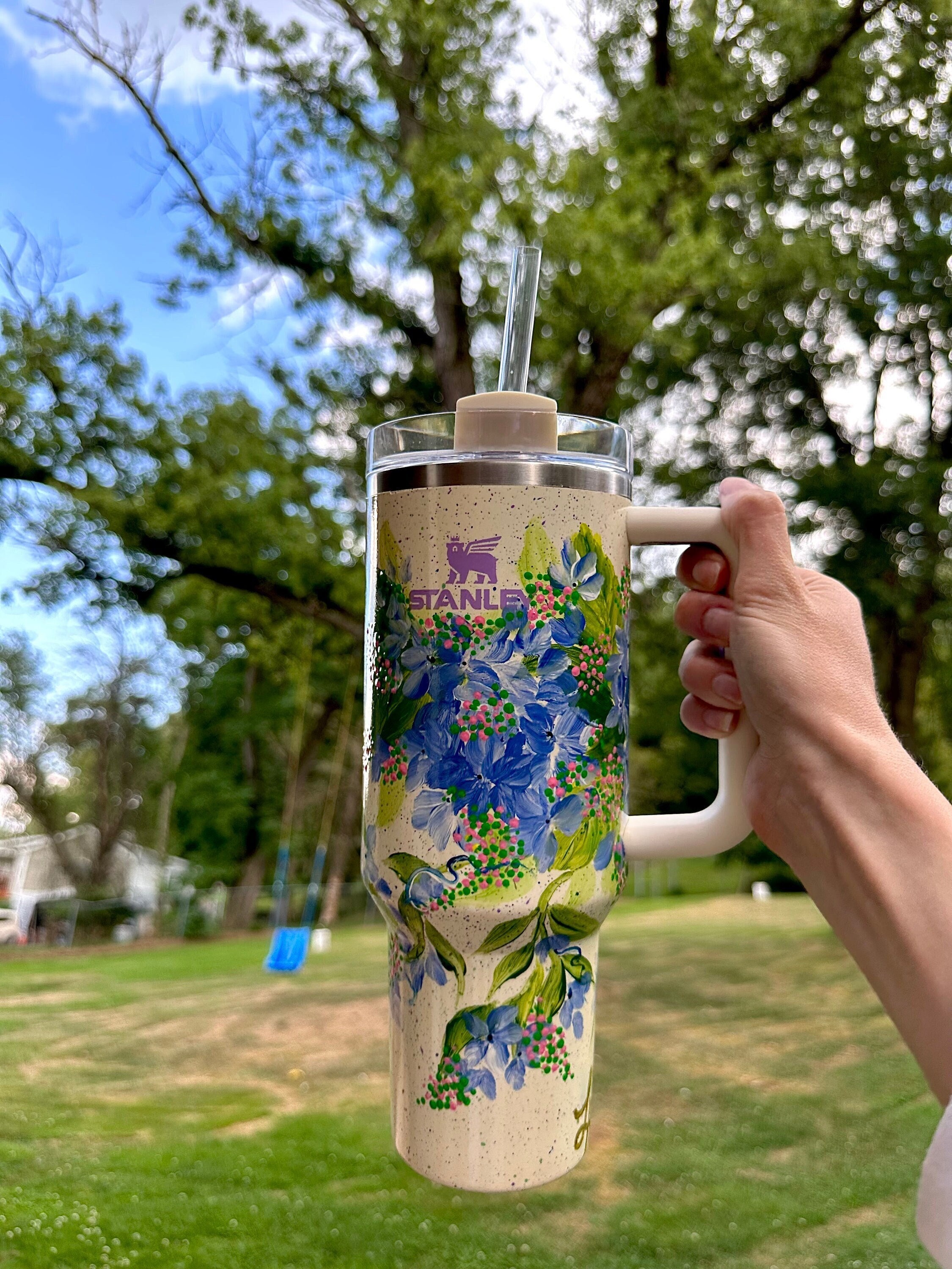 Orange 40oz tumbler with handle, Stanley Dupe with hand painted daisy  flowers, Wildflower, one of a kind floral design, water bottle