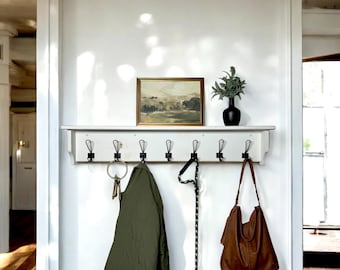 Perchero de pared con estante / Organizador de entrada / Toallero / Estante con ganchos para abrigos / Estante de granja con ganchos / Estante rústico envejecido