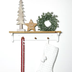 Shaker peg shelf, wood shelf for wall, shelf with hooks, shelf for Christmas decor and stocking hangers, country home and cottage shelf