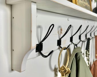 Perchero de pared con estante / Organizador de entrada / Toallero / Estante con ganchos para abrigos / Estante de granja con ganchos / Estante rústico envejecido