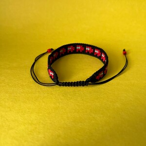 Pulsera Miyuki Delica con cuentas y cordón ajustable de color rojo Among Us imagen 4