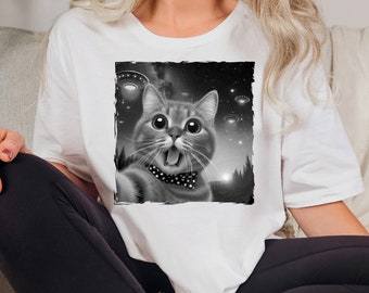 Cat Selfie T-Shirt: Unisex UFO Graphic Tee