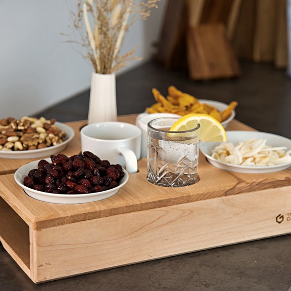 Couchbar: Die All-in-One Snackbox für einen entspannten Filmabend mit ausreichend Platz für Schalen, Getränke, Tassen & Weingläser