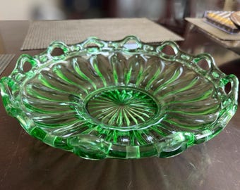 Fostoria Colonial Prism Uranium Green Glass Lace Edge Center Bowl (1925-1939)