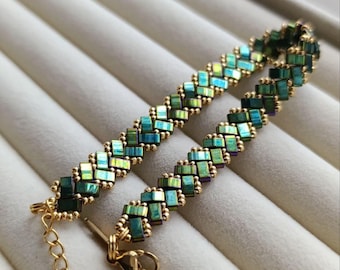 Half tila handmade bracelet for women. Beaded green, gold bracelet, personalized gift for her. Statement jewelry. Minimalist bracelet
