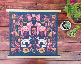 Lámina de arte popular de la Marina de Guerra del Caballo de Dala - Decoración de pared escandinava, colgador magnético de madera. Póster con colgadores.