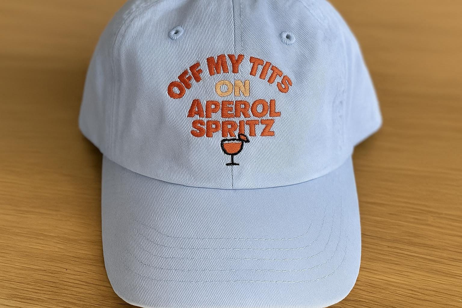 Szhhrxi Cappello da Pescatore Ricamato Aperol con Occhiali a Cuore & Calze, Holy Aperoli Costume, Sono in Aperol Spritz Tour, Ideale per Feste a Tema Carnevale ed Estate (A