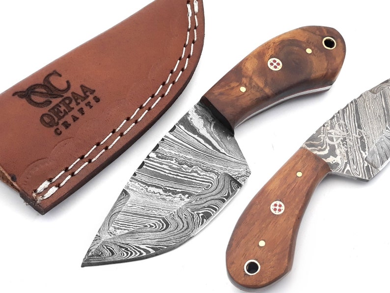 Handgefertigte Damast Stahl Jagdmesser mit Lederscheide Skinner