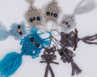 Miniature macrame owls in various colors and sizes. Handmade with love unique gifts Find your wise companion today! #macrame #wise #owls